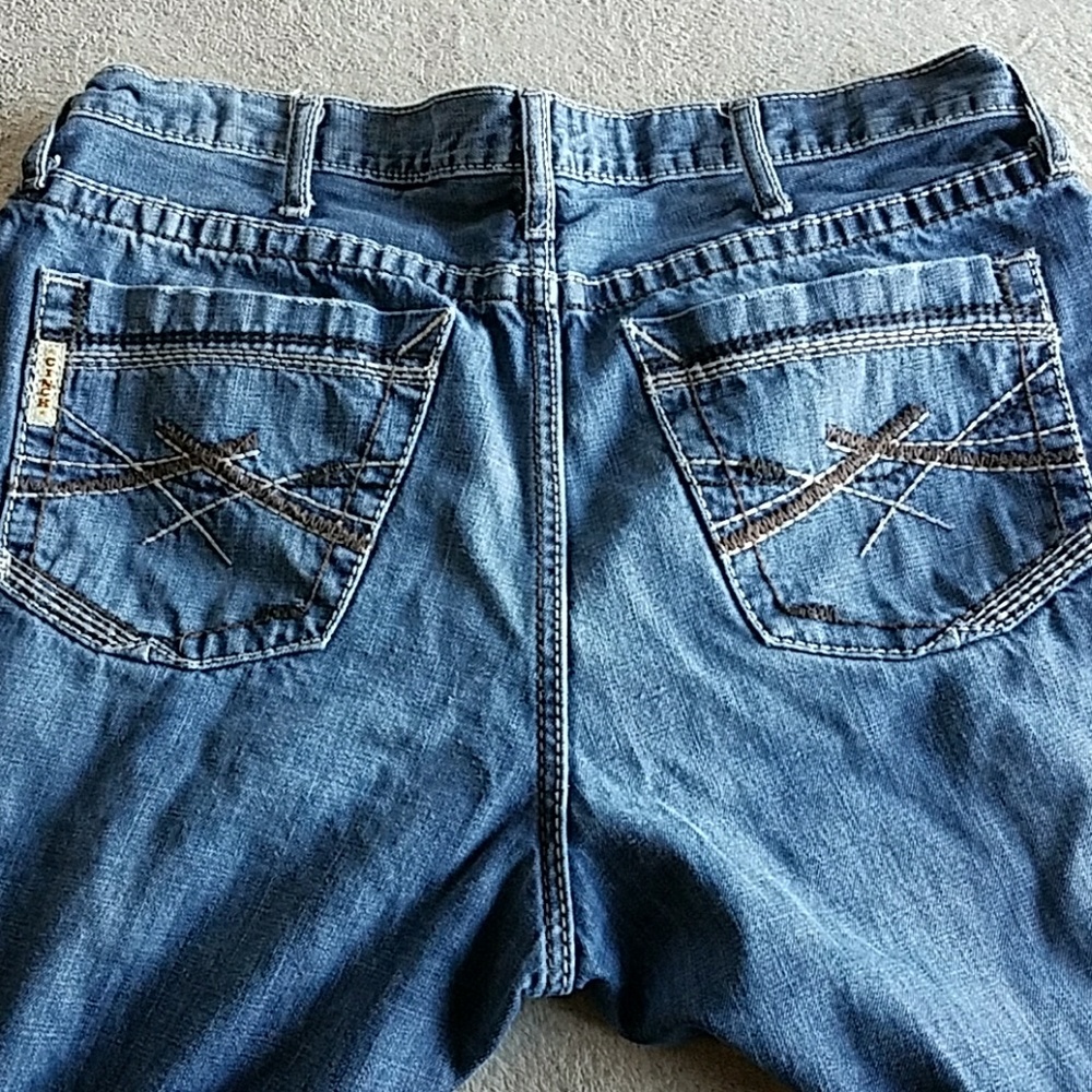 Like new cinch jeans